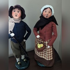 Byers Choice Pilgrim Man & Woman -Thanksgiving-Carolers